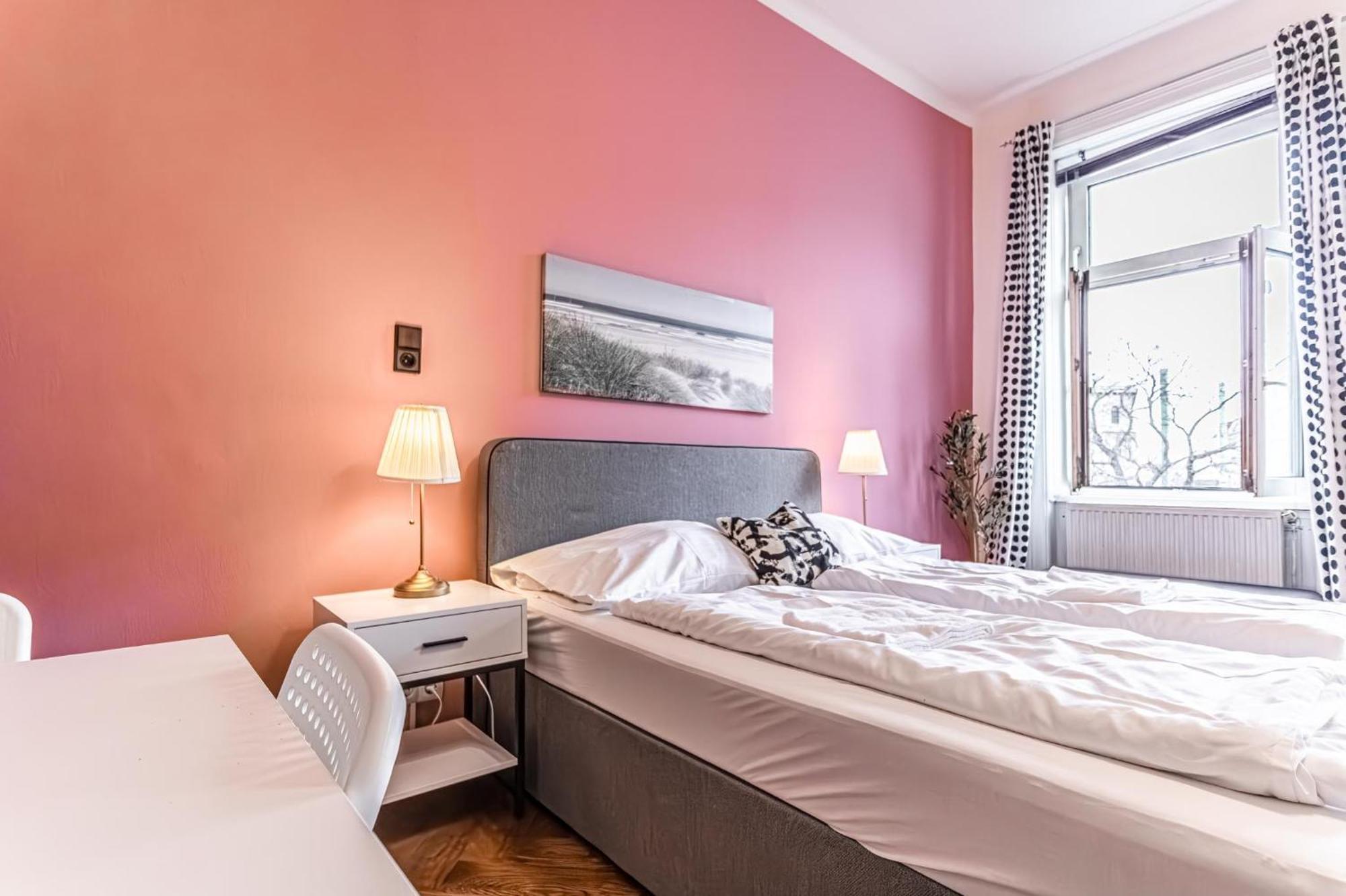 Lovely 1Br Apt. Near Akh Hospital Wina Bagian luar foto