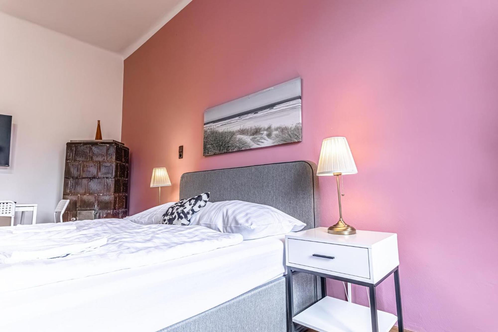 Lovely 1Br Apt. Near Akh Hospital Wina Bagian luar foto
